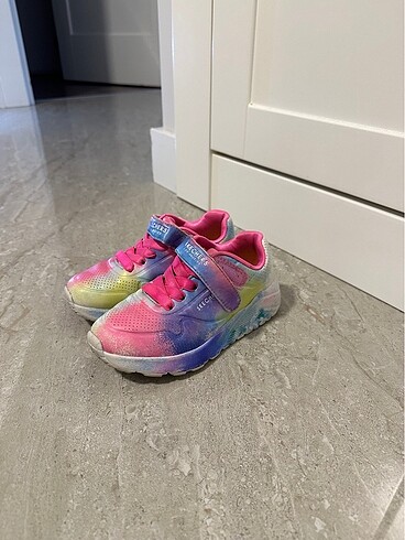 28 Beden Skechers spor ayakkabı