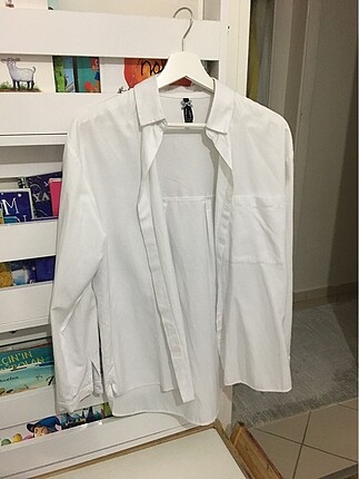 Beyaz oversize pamuklu gömlek