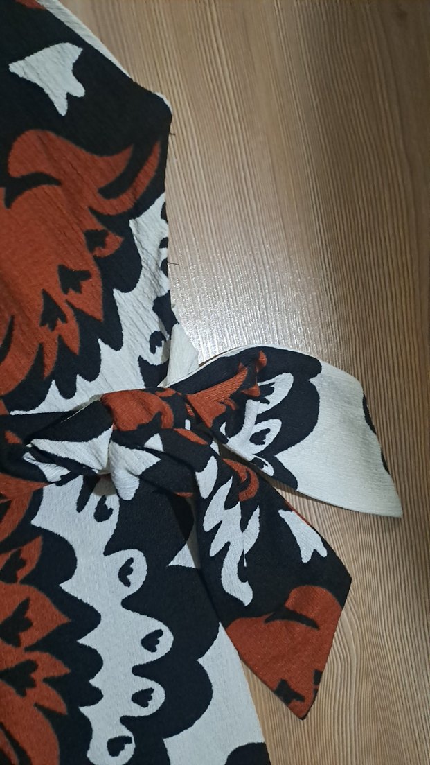 Asimetrik Tek Omuzlu Çiçekli Midi Elbise — görsel 5/10