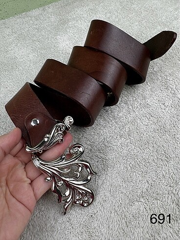 Metal tokalı hakiki deri kemer