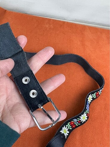 Beden siyah Renk Çiçek desenli vintage deri kemer