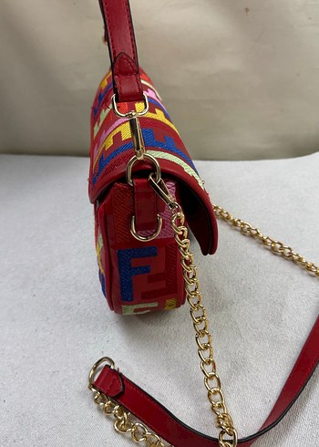 Fendi nakışlı kırmızı çapraz Çanta - Görsel 2
