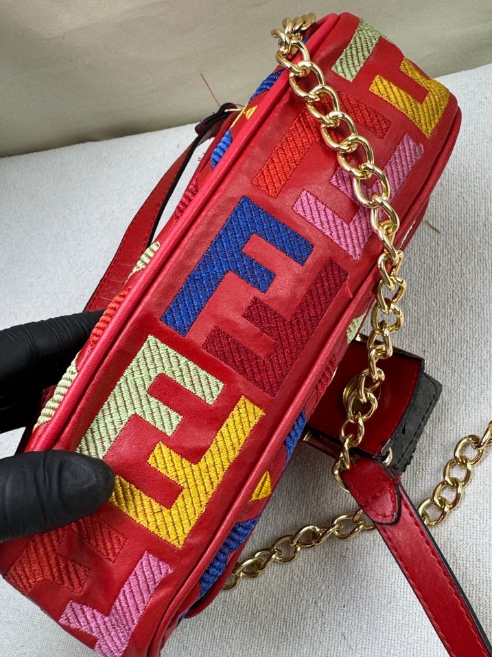 Fendi nakışlı kırmızı çapraz Çanta - Görsel 4