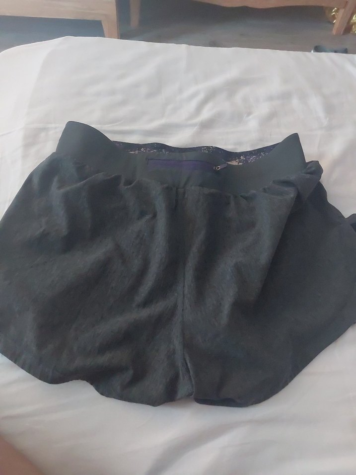 Gri Spor Tarzı Fermuarlı şort - Görsel 4