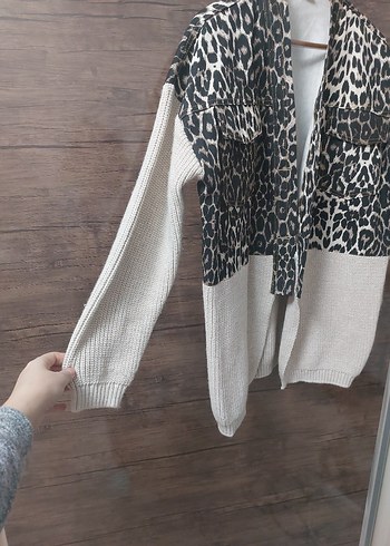 Leopar Desenli Gri Uzun Triko Hırka - Görsel 4