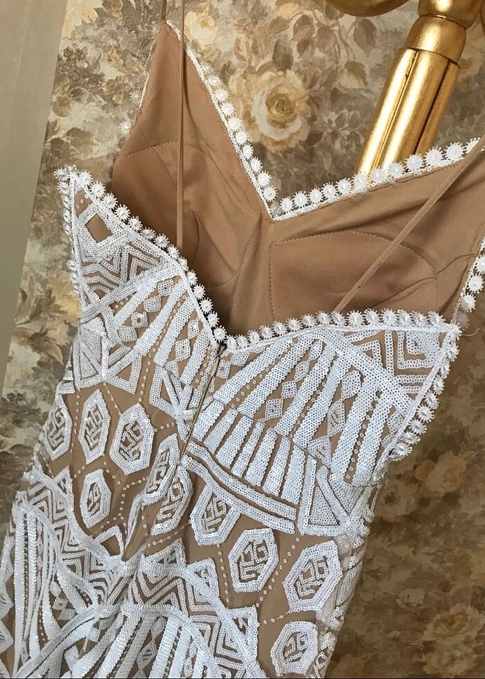 Beyaz tuvalet gelinlik - Görsel 3