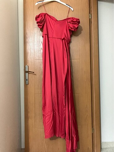 Kırmızı abiye tuvalet - Görsel 4