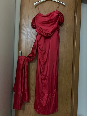 Kırmızı abiye tuvalet - Görsel 6