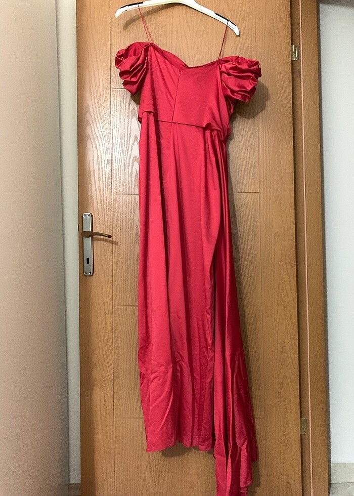 Kırmızı abiye tuvalet - Görsel 4