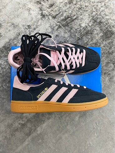 Adidas spezial