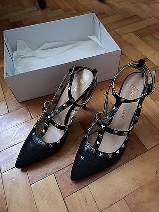 Valentino modeli topuklu sivri burunlu ayakkabı 39 numara