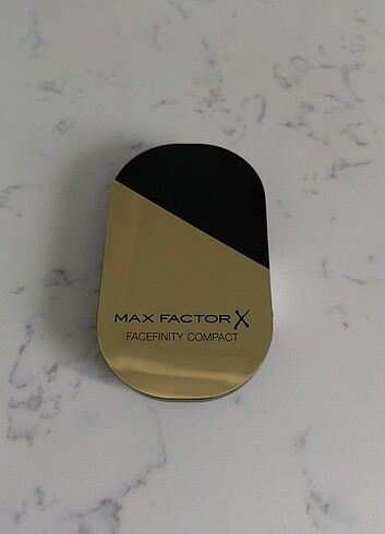 Max factor facefinity compact foundation 031 warm porcelain pudr