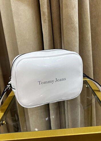  Beden Tommy jeans rugan çanta