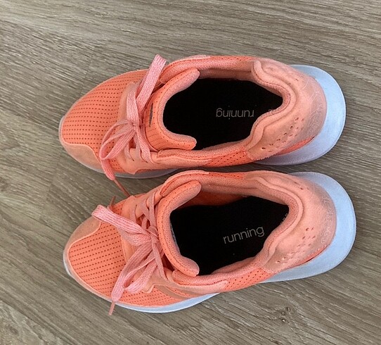 37,5 Beden adidas spor ayakkabı