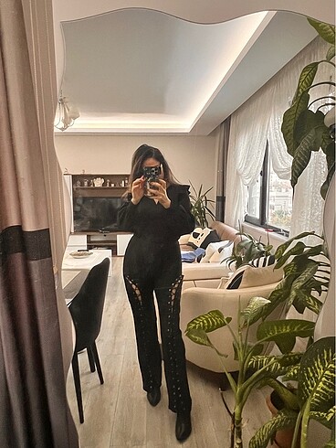 Zara #pantolon Kuş gözü detaylı pantolon