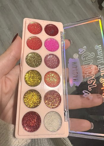 Mujgan Çok Renkli Işıltılı Far Paleti - Görsel 2