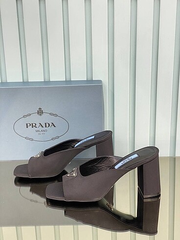 39 Beden siyah Renk Prada