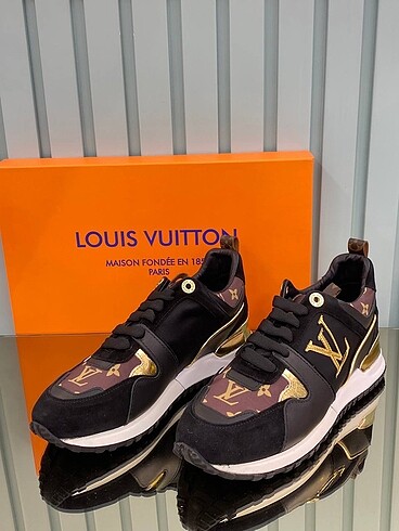 Louis Vuitton Louis Vuitton