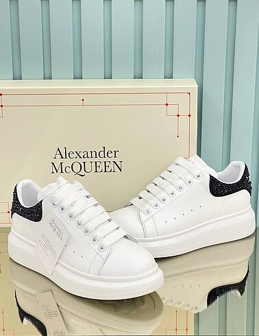 38 Beden Alexander McQueen