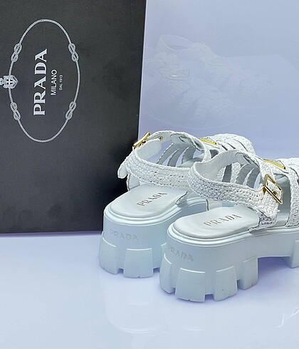 38 Beden beyaz Renk Prada