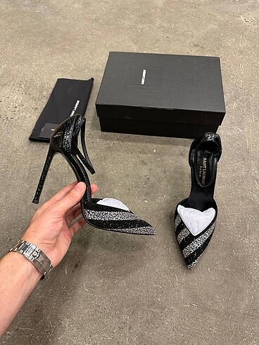38 Beden Saint laurent