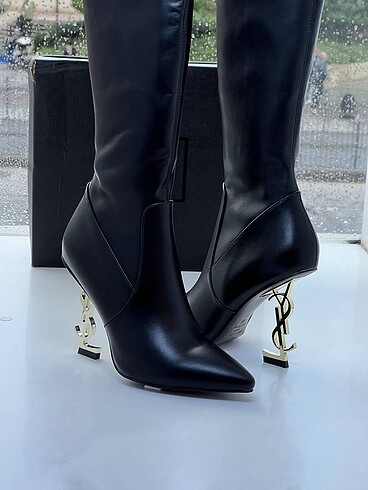 Yves saint Laurent