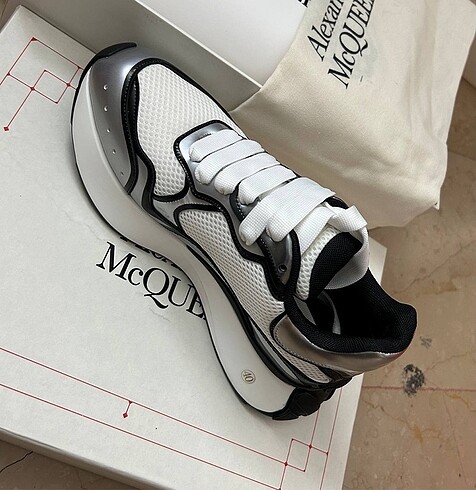 Alexander McQueen Alexander McQueen
