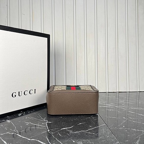  Beden çeşitli Renk Gucci