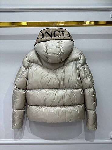 m Beden Moncler