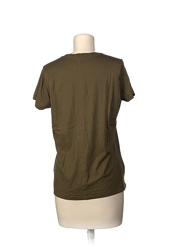 l Beden Zara T-shirt %70 İndirimli.