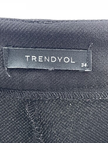 34 Beden siyah Renk Trendyol & Milla Kumaş Pantolon %70 İndirimli.