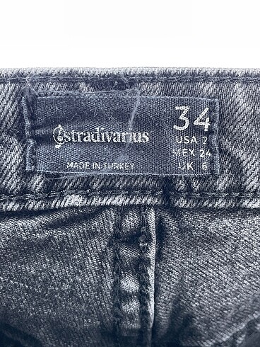 34 Beden gri Renk Stradivarius Jean / Kot %70 İndirimli.