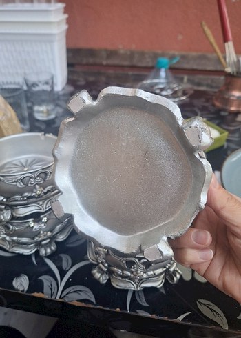 Beden Gri Detaylı Dekoratif küllük