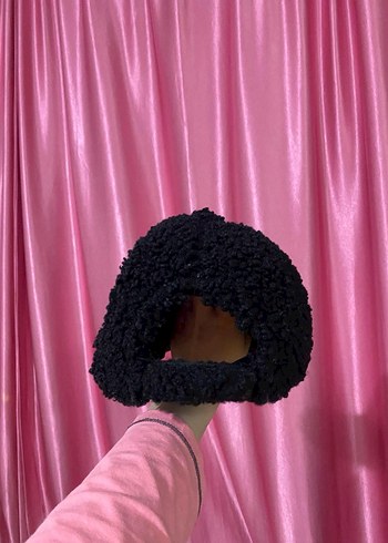 Siyah Kürklü Kadın Şapka - Görsel 4