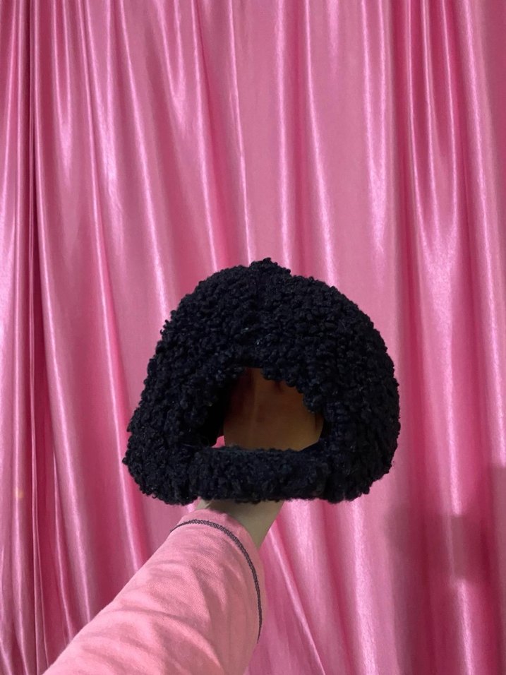 Siyah Kürklü Kadın Şapka - Görsel 4