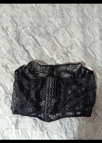Kısa Siyah Gotik Dantel Büstiyer - Görsel 2