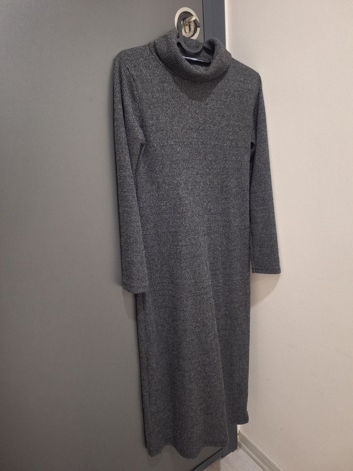 Gri Yüksek Yakalı Uzun Triko Elbise - Görsel 3