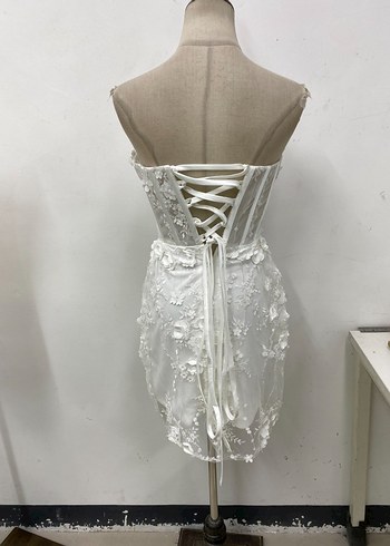 Diğer Mini Straplez Çiçekli Beyaz mini elbise