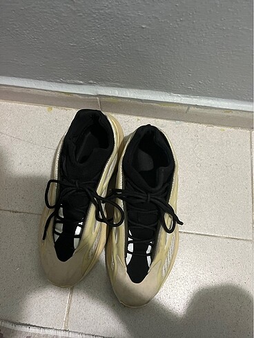 Adidas adidas yeezy 700 v3