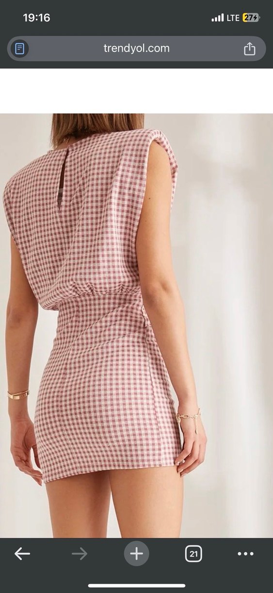 Pembe Mini Kemerli V Yaka Elbise - Görsel 4