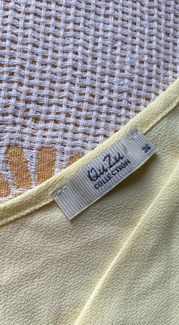 Sarı V Yakalı Kolsuz Salaş Kadın Atlet - Görsel 2