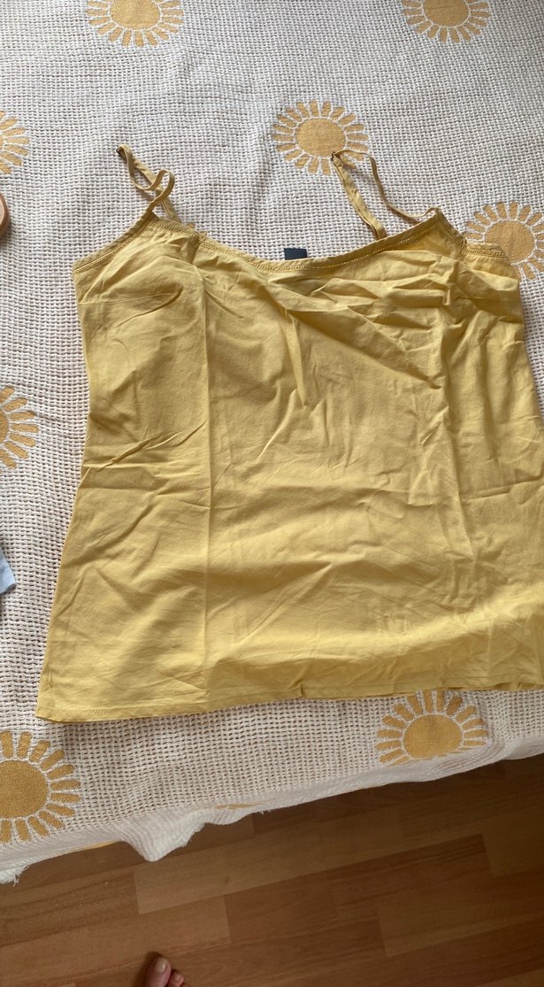 Düğmeli Sarı V Yakalı bluz - Görsel 3