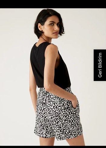 Siyah Desenli Kemerli Mini Kadın Şort - Görsel 3