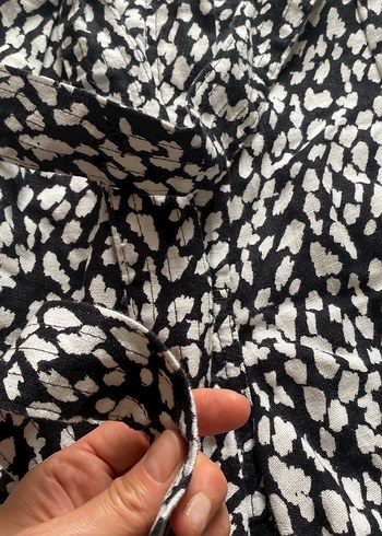 Siyah Desenli Kemerli Mini Kadın Şort - Görsel 11