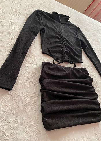 Parıltılı kumaş etek crop ikili takım - Görsel 2