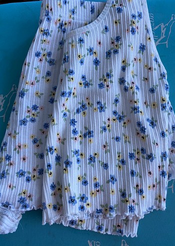 s Beden Çiçek Desenli sortlu pijama takimi