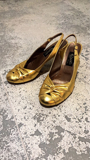 38 Beden Altın Rengi Açık ayakkabı 