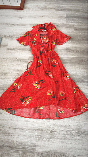 38 Beden kırmızı Renk Yazlık elbise 