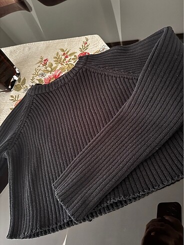 Bershka Crop Kazak