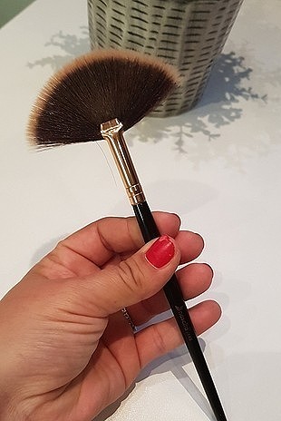 s Beden farmasi ruj 01 nude